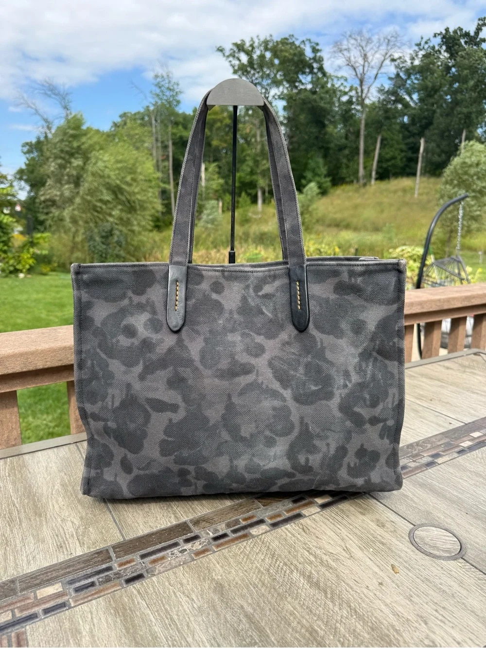 EUC Coach Limited Edition LOVE Tote 42 collab Jason Naylor